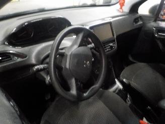 Peugeot 208 208 I (CA/CC/CK/CL) Hatchback 1.2 Vti 12V PureTech 82 (EB2F(HMZ)) [60k=
W]  (03-2012/12-2019) picture 5