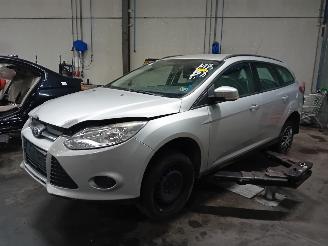 Vrakbiler auto Ford Focus Focus 3 Wagon Combi 1.6 TDCi 115 (T1DA(Euro 5)) [85kW]  (05-2011/05-20=
18) 2015/0