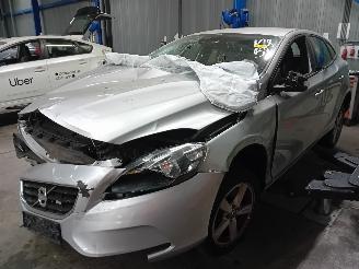 Uttjänta bilar auto Volvo V-40 V40 (MV) Hatchback 5-drs 2.0 D3 20V (D5204T6) [110kW]  (03-2012/03-201=
5) 2012/0