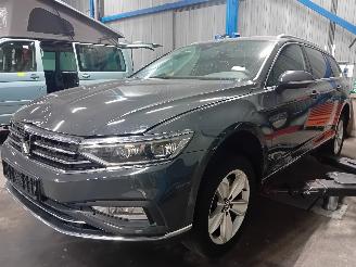 Dezmembrări autoturisme Volkswagen Passat Passat Variant (3G5) Combi 2.0 R 16V 4Motion (DNFE) [206kW]  (05-2015/=
03-2024) 2021/4