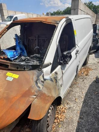 Coche siniestrado Mercedes  eVito (447.6) Van 41 kWh (EM780.701) [85kW]  (03-2019/...) 2019