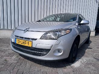 uszkodzony samochody osobowe Renault Mégane Megane III Berline (BZ) Hatchback 5-drs 1.4 16V TCe 130 (H4J-700(H4J-A=
7)) [96kW]  (04-2009/02-2016) 2010/4
