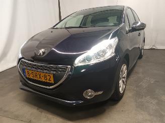 Coche accidentado Peugeot 208 208 I (CA/CC/CK/CL) Hatchback 1.2 Vti 12V PureTech 82 (EB2F(HMZ)) [60k=
W]  (03-2012/12-2019) 2013/11