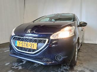 Coche accidentado Peugeot 208 208 I (CA/CC/CK/CL) Hatchback 1.0 Vti 12V PureTech (EB0(ZMZ)) [50kW]  =
(03-2012/12-2019) 2013/12