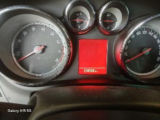 Opel Zafira Zafira Tourer (P12) MPV 1.4 Turbo 16V ecoFLEX (A14NET(Euro 5)) [88kW] =
 (10-2011/06-2014) picture 2