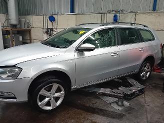 demontáž osobní automobily Volkswagen Passat Passat Variant (365) Combi 1.6 TDI 16V Bluemotion (CAYC(Euro 5)) [77kW=
]  (08-2010/12-2014) 2011/4