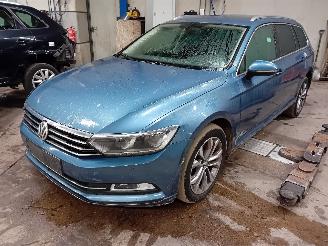 Salvage car Volkswagen Passat Passat Variant (3G5) Combi 1.6 TDI 16V (DCXA) [88kW]  (08-2014/11-2020=
) 2015/12