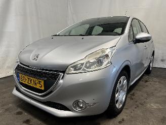 Coche accidentado Peugeot 208 208 I (CA/CC/CK/CL) Hatchback 1.2 Vti 12V PureTech 82 (EB2F(HMZ)) [60k=
W]  (03-2012/12-2019) 2012/12