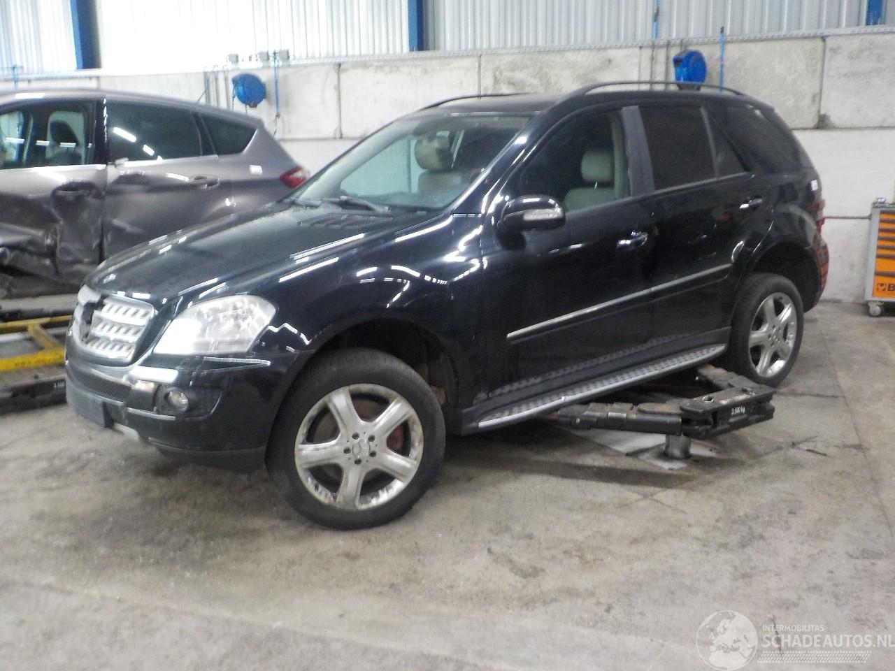 Mercedes ML ML II (164/4JG) SUV 4.0 ML-420 CDI 4-Matic V8 32V (OM629.912) [225kW] =
 (02-2006/09-2009)