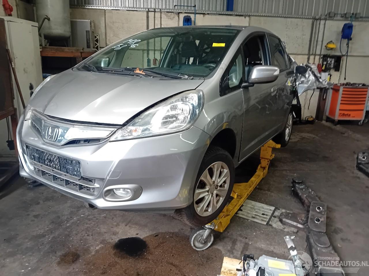 Honda Jazz Jazz (GE6/GE8/GG/GP) Hatchback 1.3 VTEC 16V Hybrid (LDA3(Euro 5)) [75k=
W]  (04-2011/06-2015)