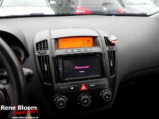 Kia Cee d 1.4 X-TRA ISG 5drs Navi 109pk picture 17