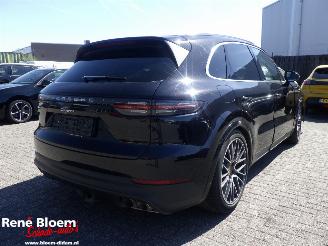 damaged passenger cars Porsche Cayenne 3.0 E-Hybrid 340pk Full Option 2021/1
