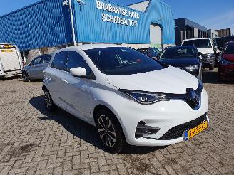 Voiture accidenté Renault Zoé INTENSE  51 KW met CCS lader  8000 km technisch probleem HUURBATTERY 2020/6