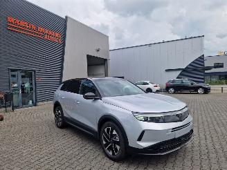 skadebil auto Opel Grandland 1.2 Turbo Hybrid Edition | Techpack 2025/4