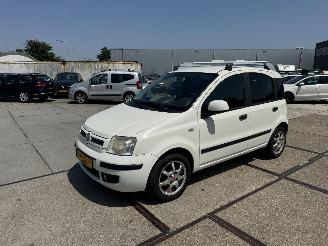 skadebil auto Fiat Panda 1.2 Emotion 2010/6