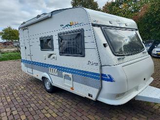krockskadad bil caravan Hobby  440 SF + Voortent en luifel 2002/6