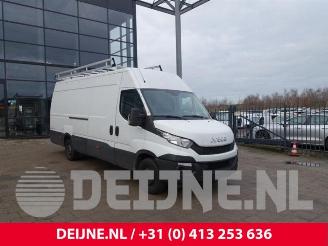 Vrakbiler auto Iveco New Daily New Daily VI, Van, 2014 33S15, 35C15, 35S15 2015/9