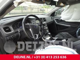 Volvo V-60 V60 I (FW/GW), Combi, 2010 / 2018 2.0 D2 16V picture 24