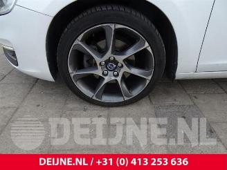 Volvo V-60 V60 I (FW/GW), Combi, 2010 / 2018 2.0 D2 16V picture 16