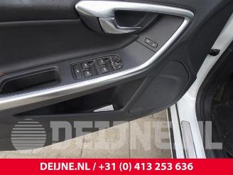 Volvo V-60 V60 I (FW/GW), Combi, 2010 / 2018 2.0 D2 16V picture 23