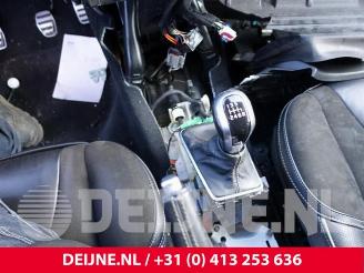 Volvo V-40 V40 (MV), Hatchback 5-drs, 2012 / 2019 2.0 D2 16V picture 28