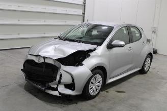 krockskadad bil auto Toyota Yaris  2024/8