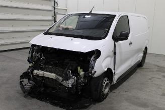 Vaurioauto  passenger cars Opel Vivaro  2024/4