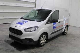 krockskadad bil auto Ford Transit Connect  2023/2