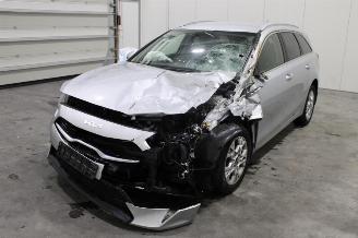 damaged passenger cars Kia Cee d cee'd 2023/4