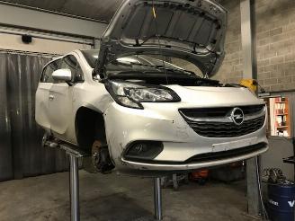 Salvage car Opel Corsa CORSA E 2015 - 1229CC 51KW - BENZINE 2015/1