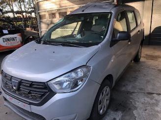 rozbiórka samochody osobowe Dacia Lodgy 1600CC - 75KW - BENZINE 2018/11