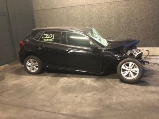 Salvage car Volkswagen Polo 1000cc - 70kw - benzine - 2019/5