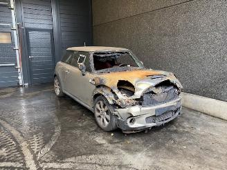 Vrakbiler auto Mini Cooper S 1.6 16V Cooper S Hatchback  Benzine 1.598cc 128kW (174pk) FWD 2006-10/2010-02 (MF71; MF72; MF73) 2007/1