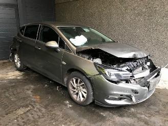 Vrakbiler auto Opel Astra K Hatchback 5-drs 2020 1.5 CDTi 122 12V Hatchback 4Dr Diesel 1.496cc 90kW (122pk) FWD 2020/7