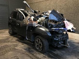 Dezmembrări autoturisme Dacia Duster (SR) SUV 2018 1.2 TCE 16V SUV  Benzine 1.198cc 92kW (125pk) FWD 2018/3