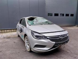 Coche siniestrado Opel Astra  2019/4