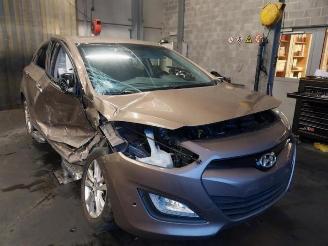 Uttjänta bilar auto Hyundai I-30 i30 (GDHB5), Hatchback, 2011 1.6 GDI Blue 16V 2014/5