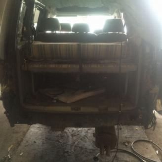 uszkodzony samochody osobowe Volkswagen Caddy Combi camper 1900 diesel 2010/1