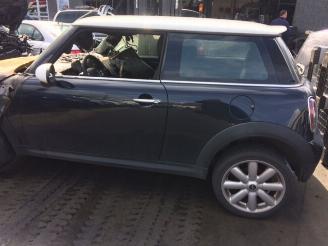 Vrakbiler auto Mini Cooper 1.6 diesel 2009/1