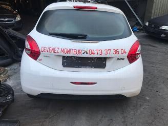 Coche siniestrado Peugeot 208 DIESEL/1400CC/5VIT 2015/1
