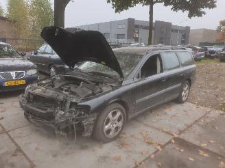 Vrakbiler auto Volvo V-70 2.5t 2003/1