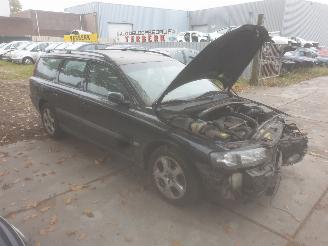 Volvo V-70 2.5t picture 2