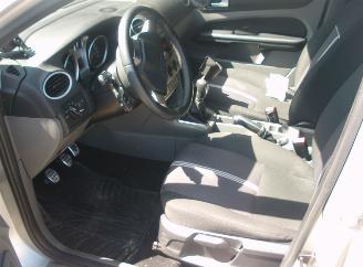 Ford Focus station picture 6