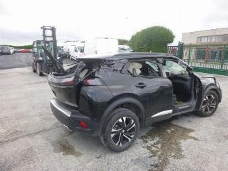 damaged passenger cars Peugeot 2008 1.2 2022/3