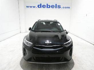 uszkodzony samochody osobowe Kia Stonic  2024/8