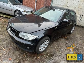 Salvage car BMW 1-serie E87 116i N45 black-sapphire metallic (475) 2005/1