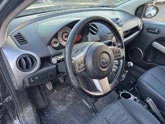 Mazda 2  picture 15