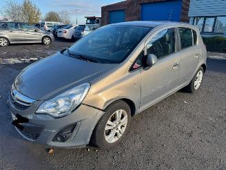 Unfallwagen Opel Corsa D 2012/8