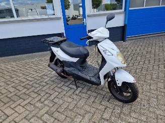 krockskadad bil bromfiets Sym  XPRO 2018/1