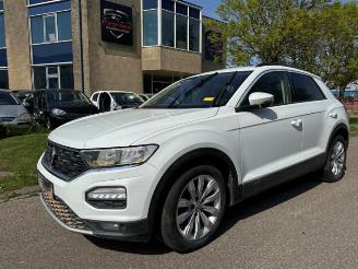 Salvage car Volkswagen T-Roc T-Roc, SUV, 2017 1.0 TSI 12V BlueMotion 2018